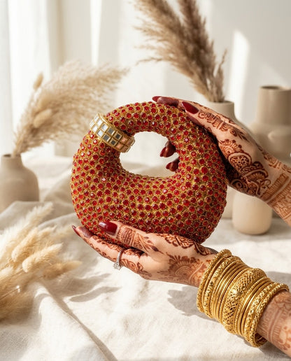 Kundun Clutch with Chain